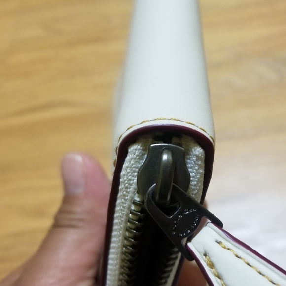 Coach Mickey Wallet - Picture 6 of 7